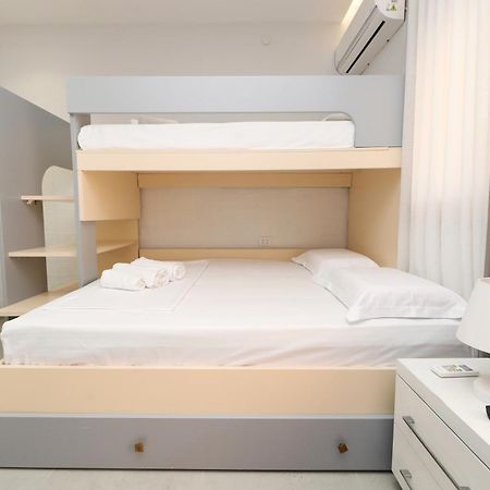 Vila Feliz - Premium Rooms With Free Private Parking Vlorë エクステリア 写真