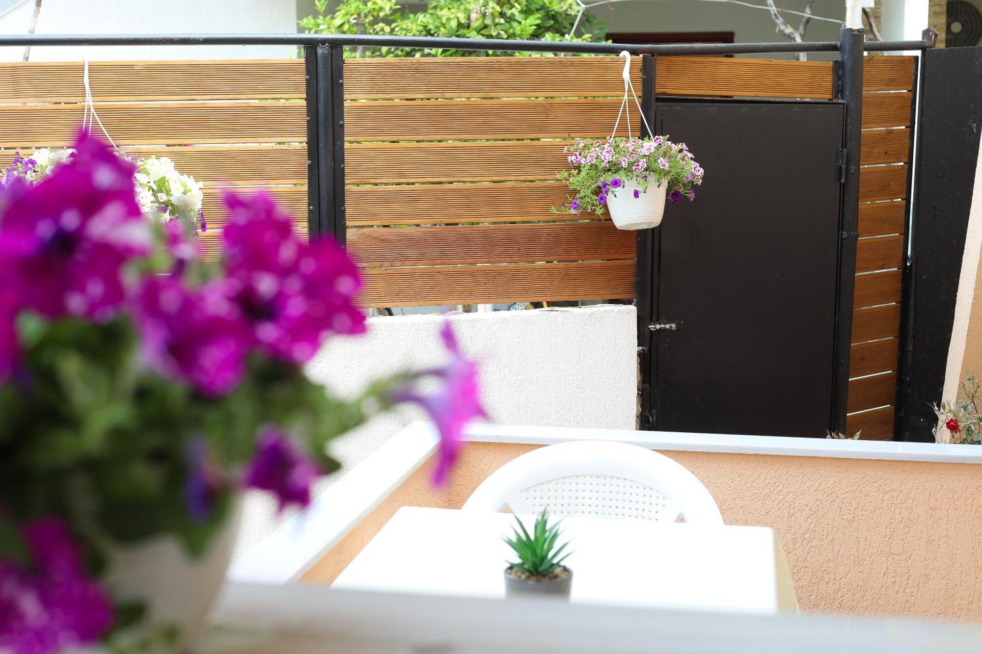Vila Feliz - Premium Rooms With Free Private Parking Vlorë エクステリア 写真