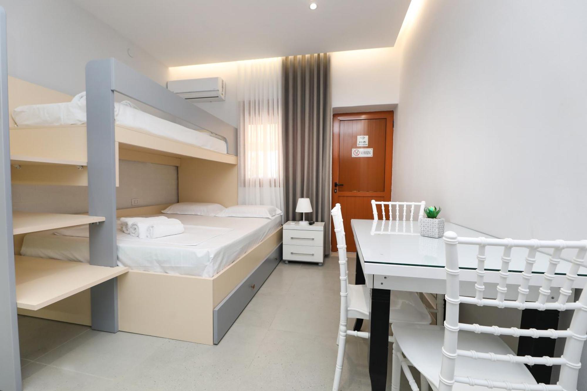 Vila Feliz - Premium Rooms With Free Private Parking Vlorë エクステリア 写真