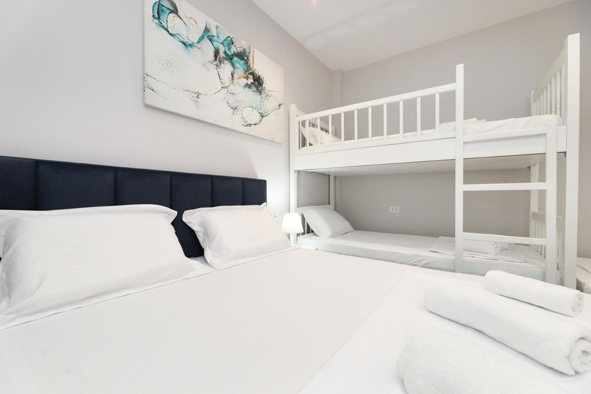 Vila Feliz - Premium Rooms With Free Private Parking Vlorë エクステリア 写真