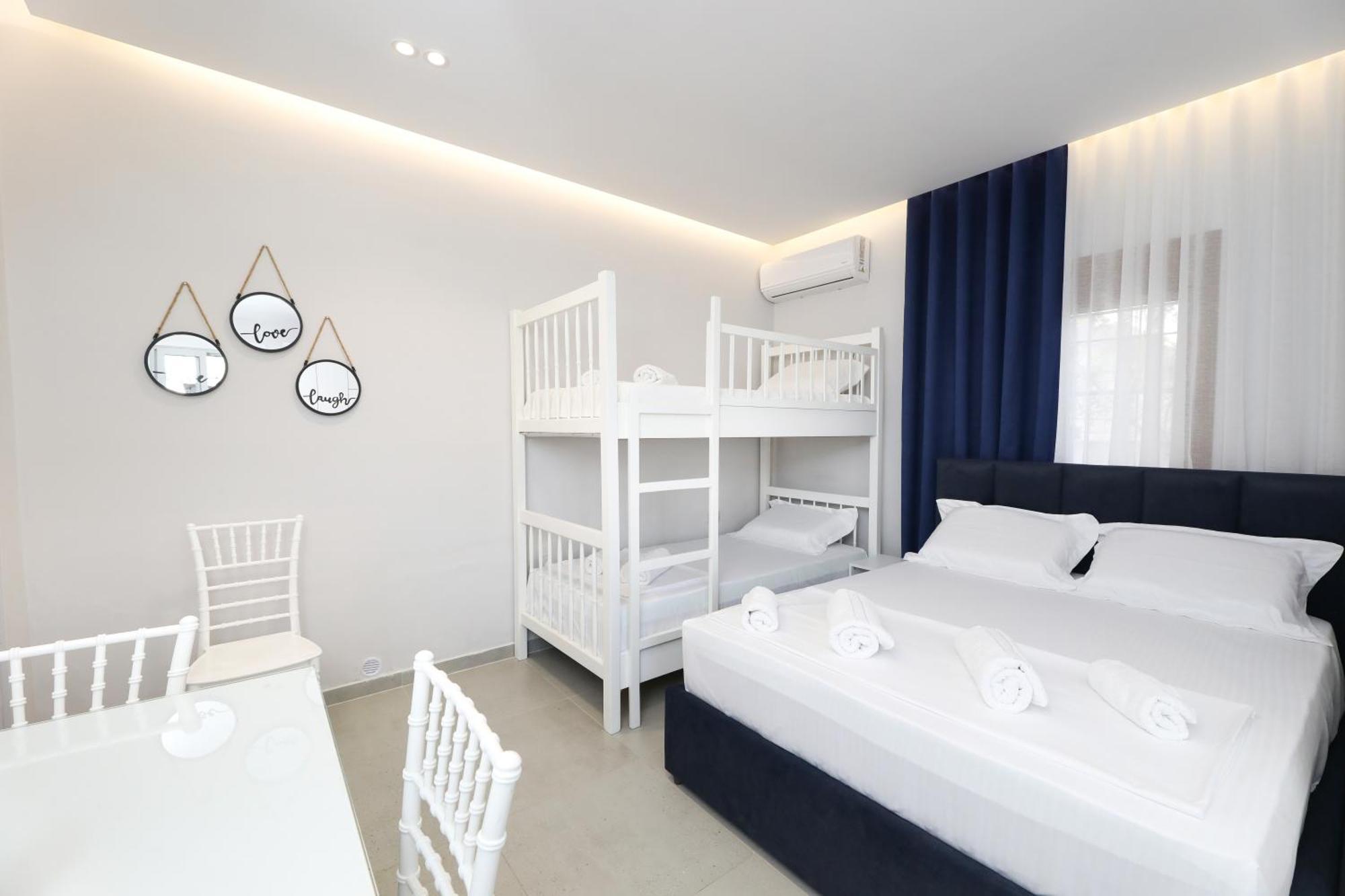 Vila Feliz - Premium Rooms With Free Private Parking Vlorë エクステリア 写真
